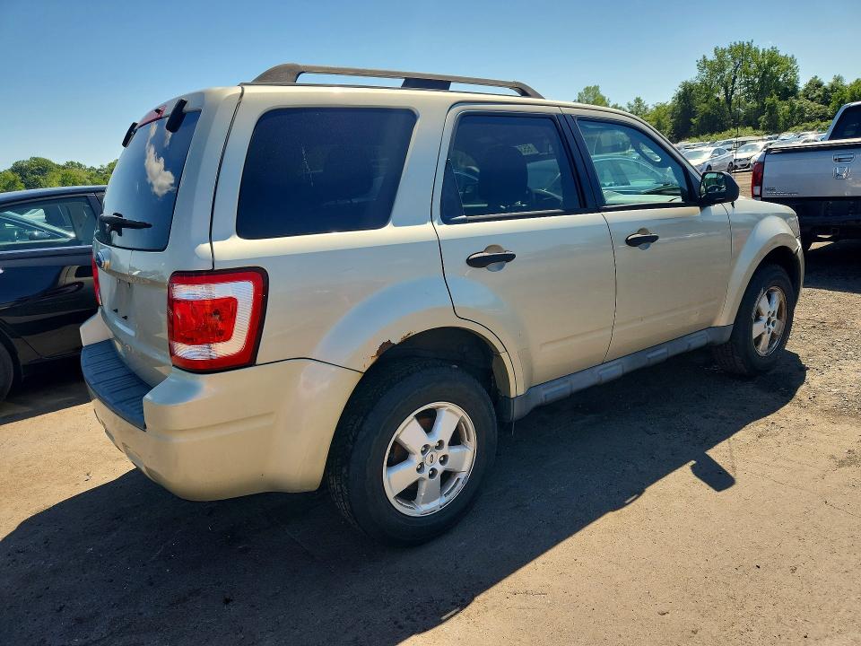 65333176 :رقم المزاد ، 1FMCU0D70AKB28359 vin ، 2010 Ford Escape مزاد بيع