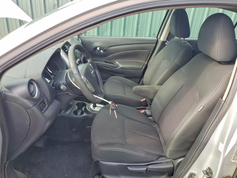 65349986 :رقم المزاد ، 3N1CN7AP6JK415856 vin ، 2018 Nissan Versa مزاد بيع