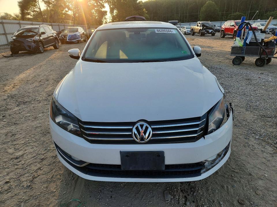 Продажа на аукционе авто 2014 Volkswagen Passat, vin: 1VWCT7A30EC043326, номер лота: 66395566