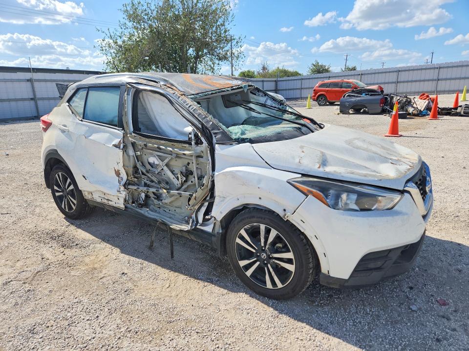 Продажа на аукционе авто 2018 Nissan Kicks, vin: 3N1CP5CU1JL516637, номер лота: 64912406