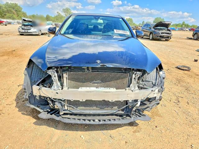 63711066 :رقم المزاد ، 55SWF4KB5HU224939 vin ، 2017 Mercedes-benz C مزاد بيع