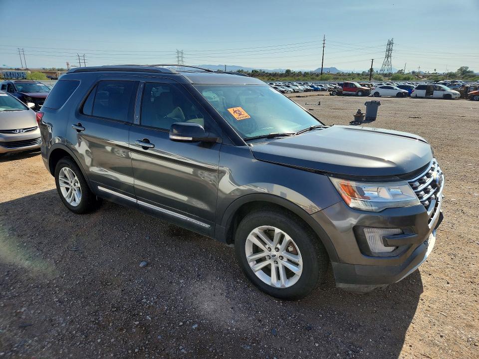 62976826 :رقم المزاد ، 1FM5K7D89HGC13360 vin ، 2017 Ford Explorer مزاد بيع
