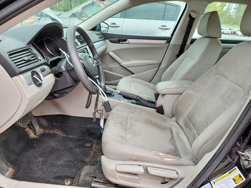 64433926 :رقم المزاد ، 1VWAT7A37HC068235 vin ، 2017 Volkswagen Passat مزاد بيع