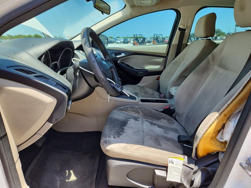 64227076 :رقم المزاد ، 1FADP3F24FL255321 vin ، 2015 Ford Focus مزاد بيع