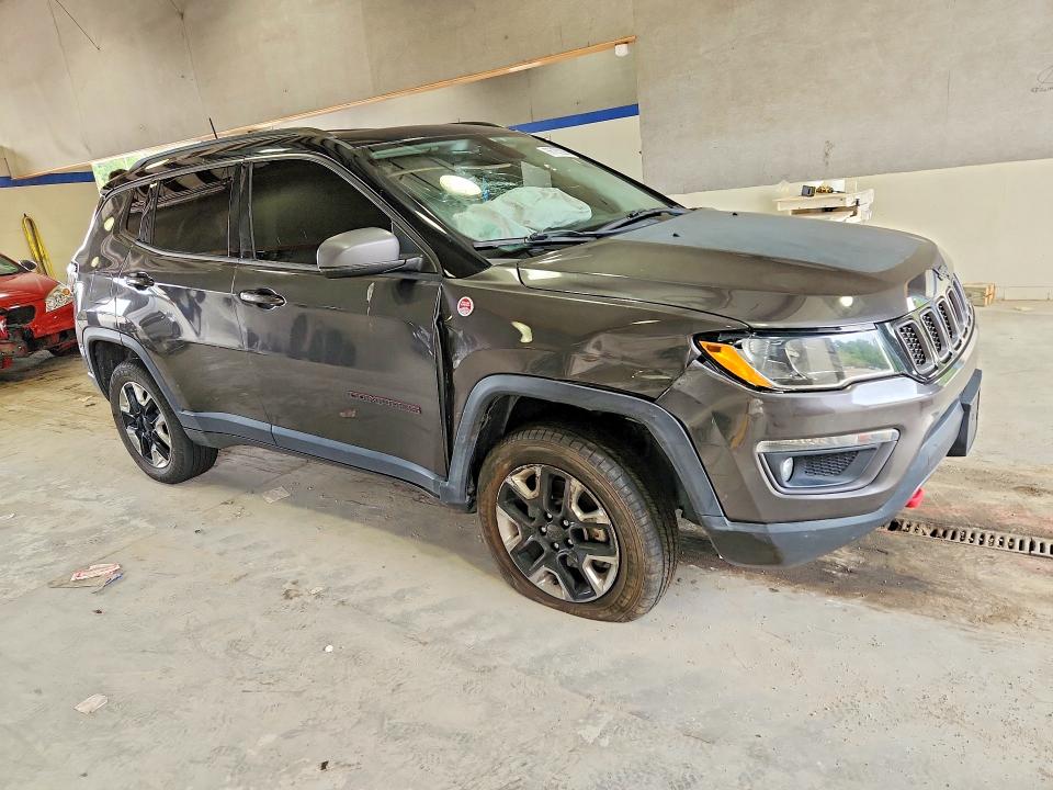 66192296 :رقم المزاد ، 3C4NJDDB4JT457159 vin ، 2018 Jeep Compass مزاد بيع