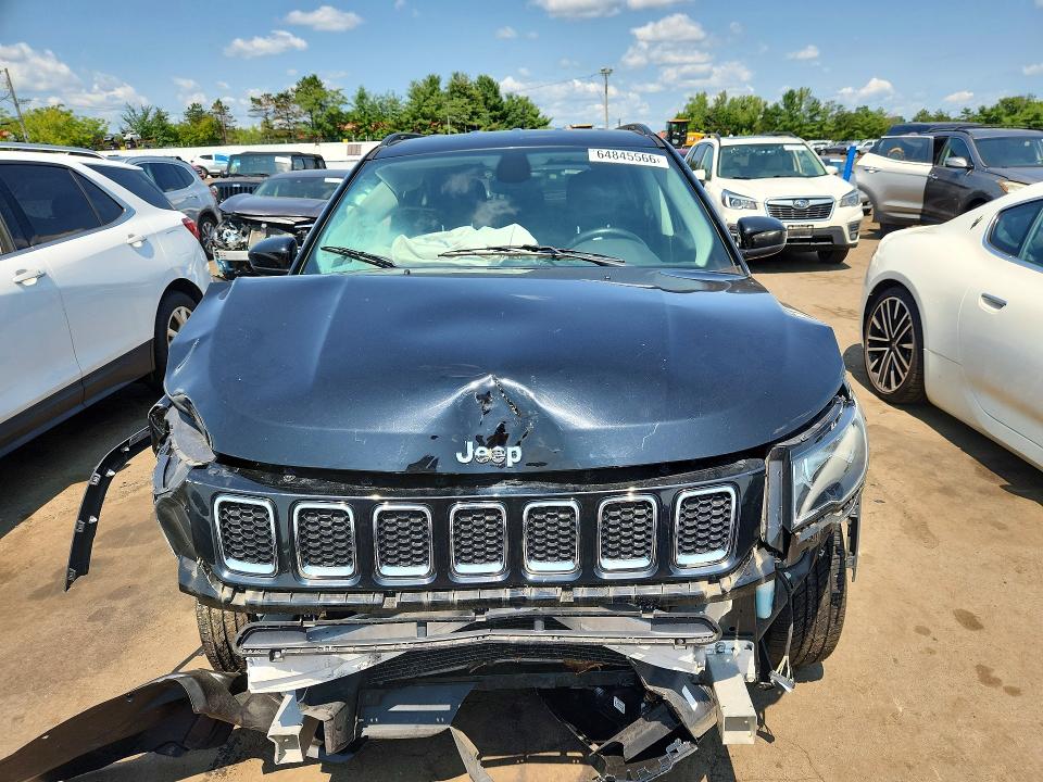 64845566 :رقم المزاد ، 3C4NJDBB6JT112394 vin ، 2018 Jeep Compass مزاد بيع