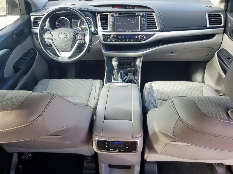 63860026 :رقم المزاد ، 5TDBZRFH7HS416118 vin ، 2017 Toyota Highlander مزاد بيع