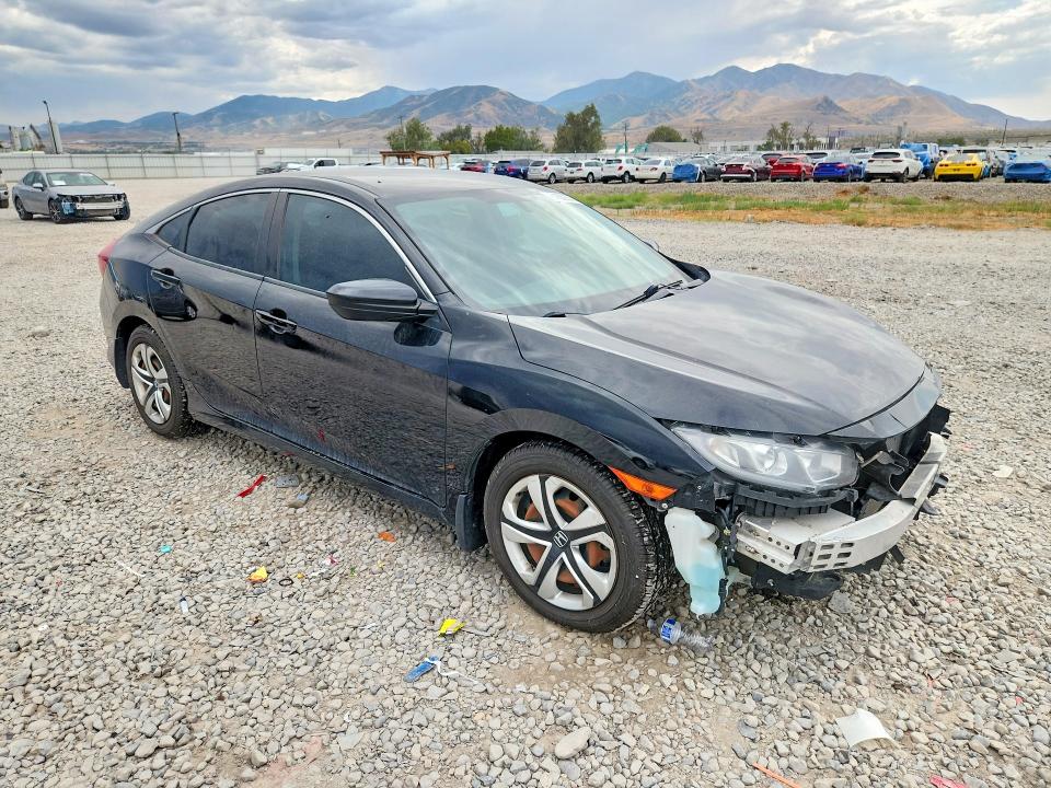 64692556 :رقم المزاد ، 19XFC2F51JE029953 vin ، 2018 Honda Civic مزاد بيع