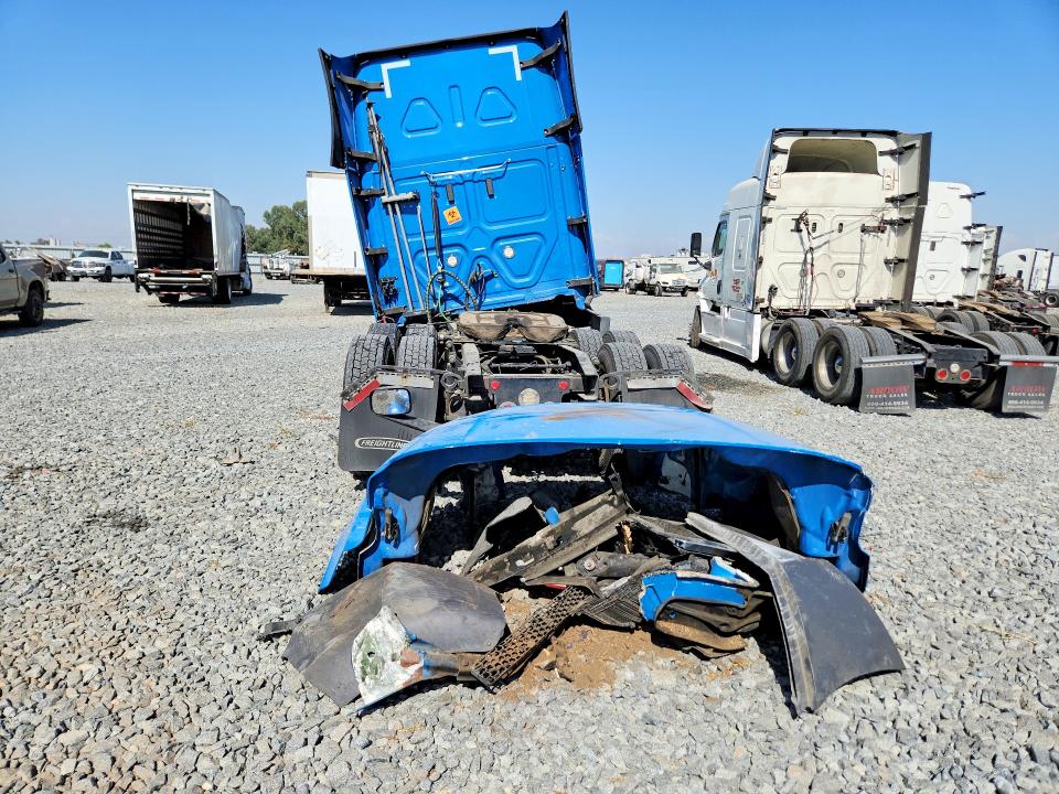 2021 Freightliner Cascadia 126 მანქანა იყიდება აუქციონზე, vin: 1FUJHHDR7MLMJ5737, აუქციონის ნომერი: 64486656