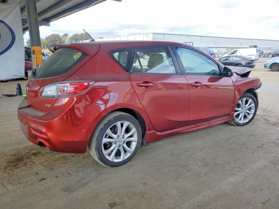 67371146 :رقم المزاد ، JM1BL1K66B1413870 vin ، 2011 Mazda 3 مزاد بيع