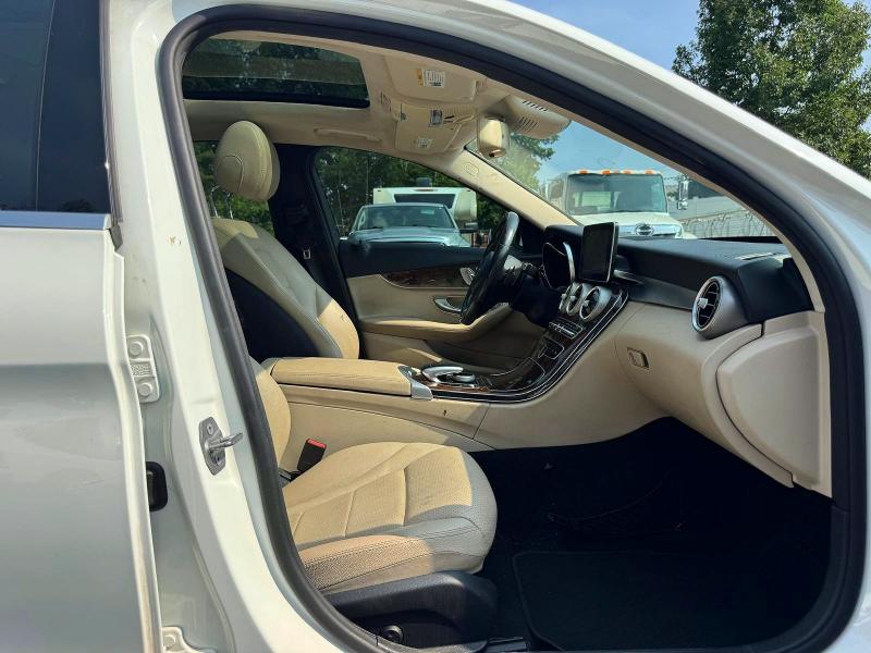 61450086 :رقم المزاد ، WDDWF4KB6HR254162 vin ، 2017 Mercedes-benz C مزاد بيع