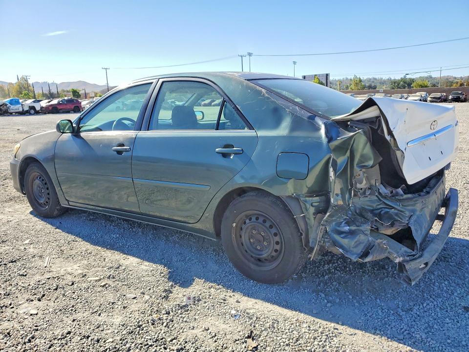 65082046 :رقم المزاد ، 4T1BE32KX5U406955 vin ، 2005 Toyota Camry مزاد بيع
