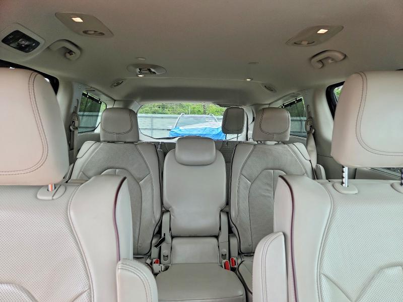 63183876 :رقم المزاد ، 2C4RC1GGXHR614059 vin ، 2017 Chrysler Pacifica مزاد بيع