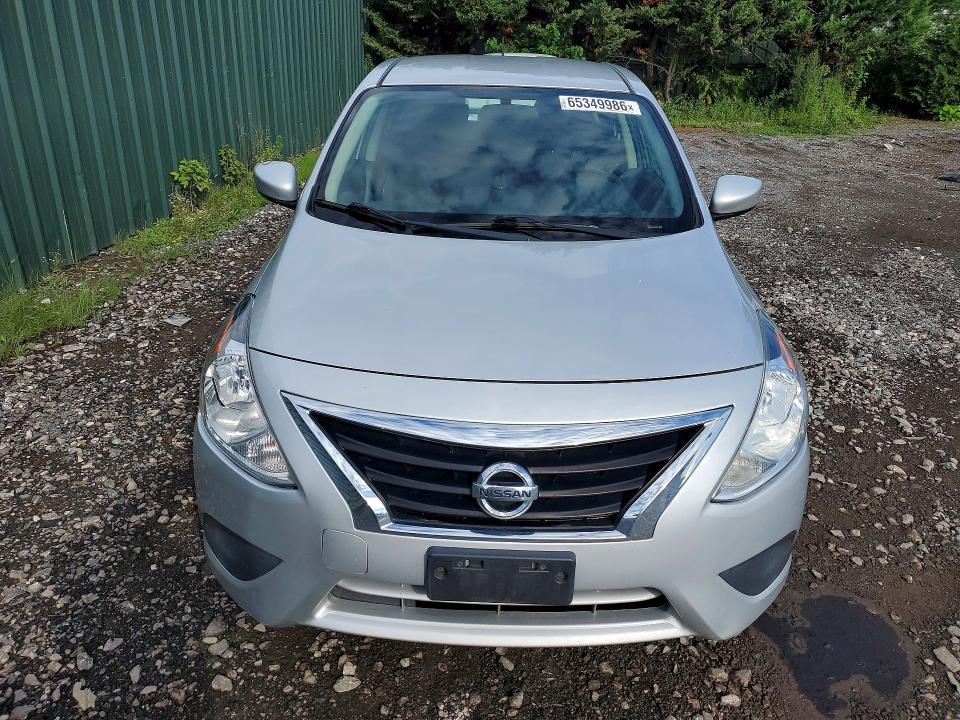 65349986 :رقم المزاد ، 3N1CN7AP6JK415856 vin ، 2018 Nissan Versa مزاد بيع
