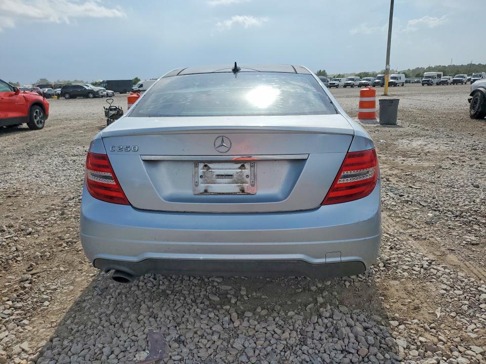 66824746 :رقم المزاد ، WDDGJ4HB1FG369819 vin ، 2015 Mercedes-benz C مزاد بيع