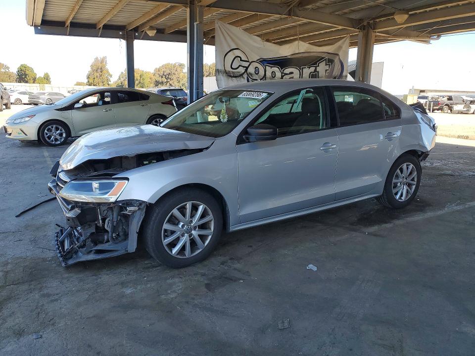 65869286 :رقم المزاد ، 3VWD17AJ9FM263329 vin ، 2015 Volkswagen Jetta مزاد بيع