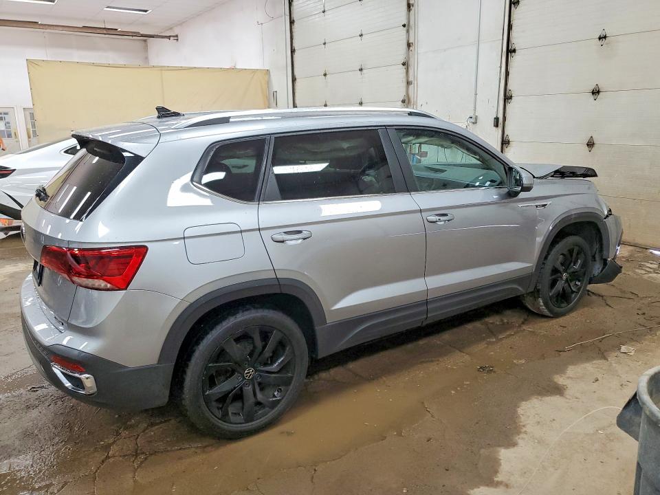 65846436 :رقم المزاد ، 3VVPX7B27NM068691 vin ، 2022 Volkswagen Taos مزاد بيع