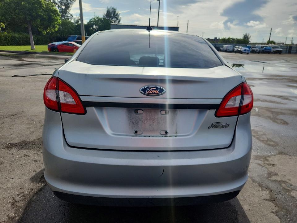 67242526 :رقم المزاد ، 3FADP4AJ9CM175835 vin ، 2012 Ford Fiesta مزاد بيع