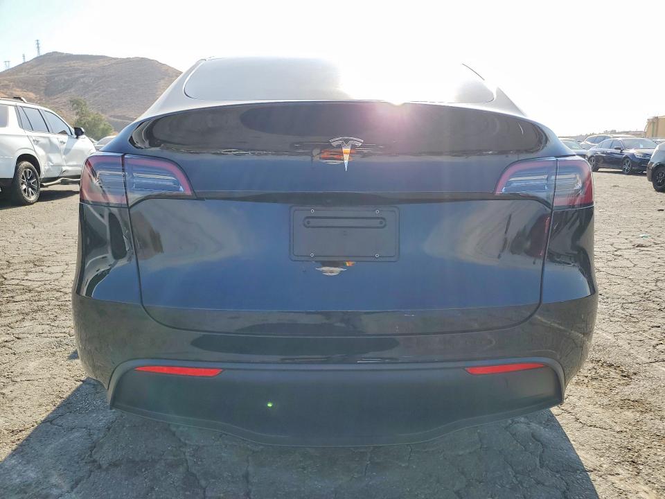 64421486 :رقم المزاد ، 7SAYGDED3SF318655 vin ، 2025 Tesla Model Y مزاد بيع