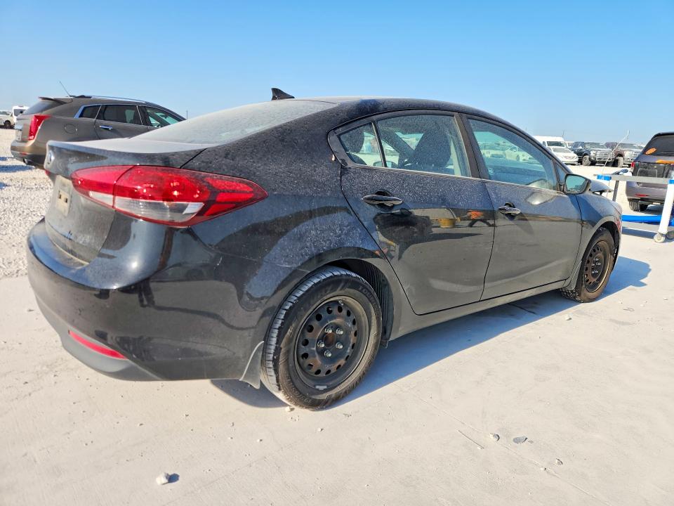 64340666 :رقم المزاد ، 3KPFK4A77JE284436 vin ، 2018 Kia Forte مزاد بيع