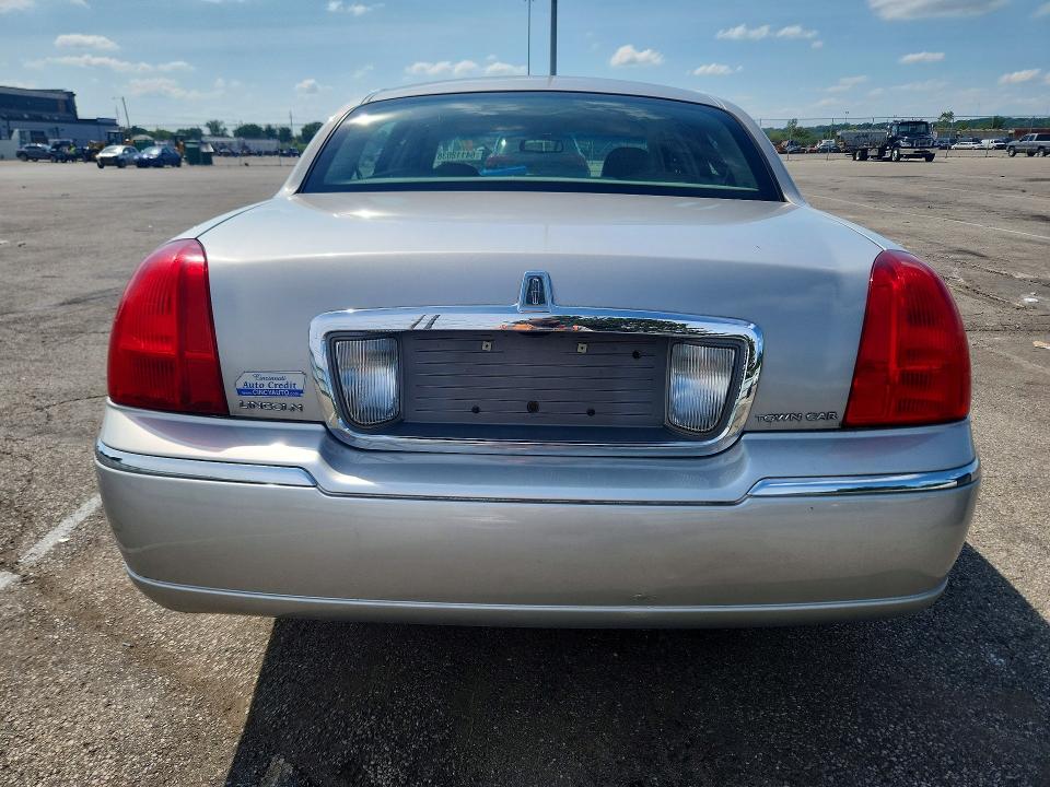 Продажа на аукционе авто 2007 Lincoln Town Car, vin: 1LNHM81W67Y601087, номер лота: 64112036