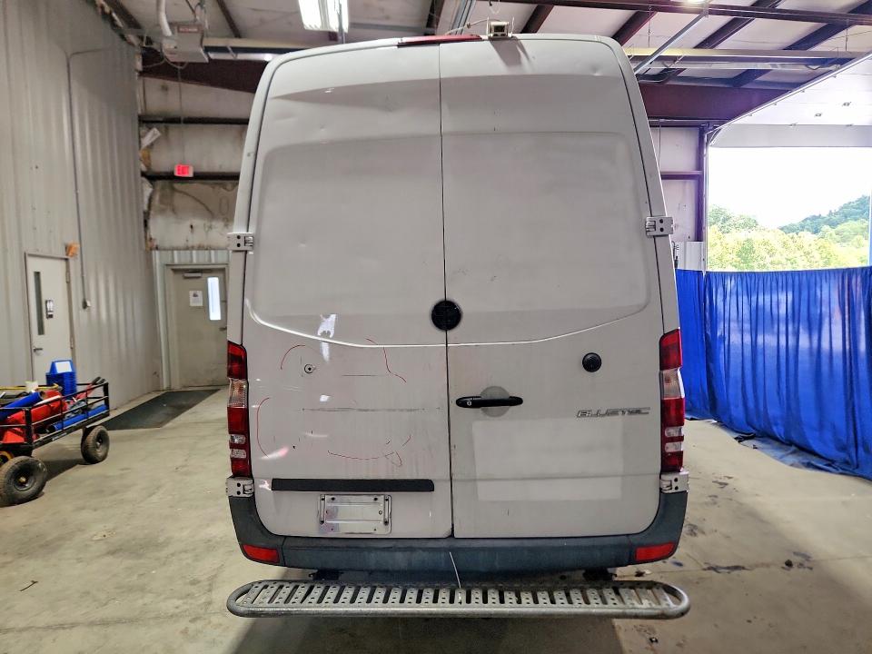 2015 Mercedes-benz Sprinter მანქანა იყიდება აუქციონზე, vin: WD3PE8DB0FP136438, აუქციონის ნომერი: 65863726