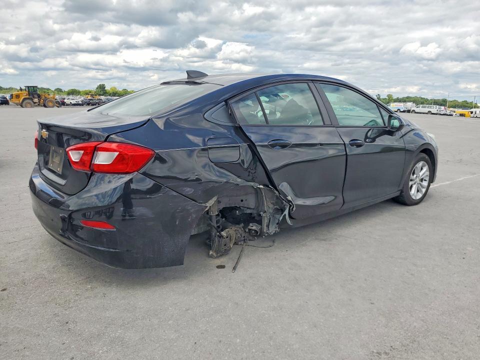 63800836 :رقم المزاد ، 1G1BC5SM5K7122403 vin ، 2019 Chevrolet Cruze مزاد بيع