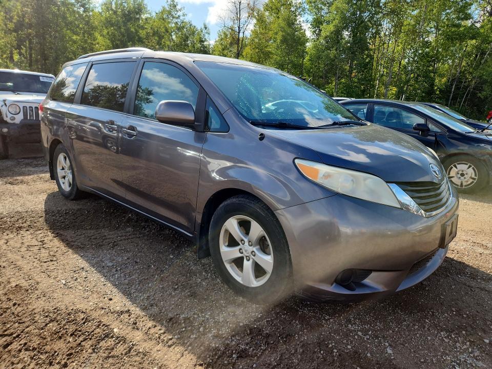 2011 Toyota Sienna მანქანა იყიდება აუქციონზე, vin: 5TDKK3DC0BS007099, აუქციონის ნომერი: 66425076