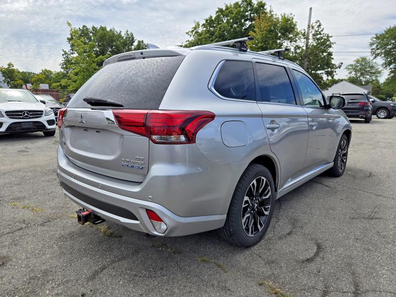 2018 Mitsubishi Outlander მანქანა იყიდება აუქციონზე, vin: JA4J24A55JZ051064, აუქციონის ნომერი: 65999576