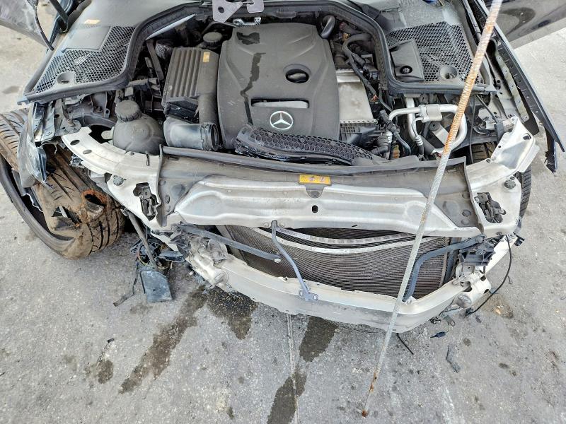 63878246 :رقم المزاد ، 55SWF4JB0GU101453 vin ، 2016 Mercedes-benz C مزاد بيع
