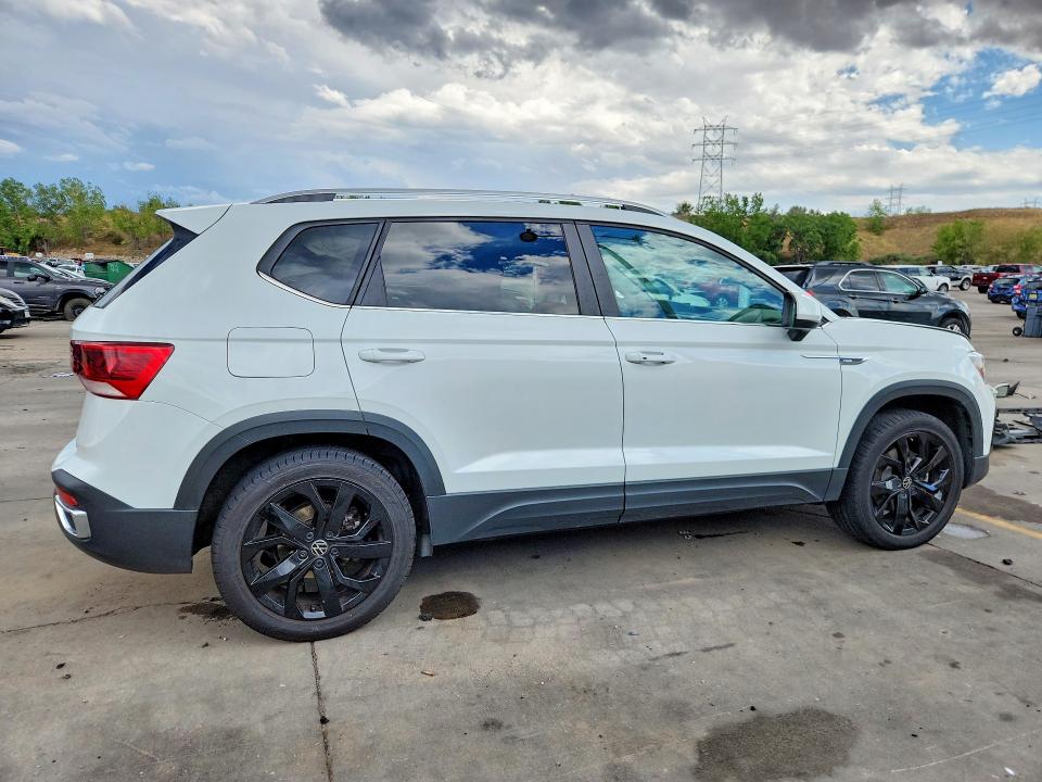 65275996 :رقم المزاد ، 3VVPX7B20NM010762 vin ، 2022 Volkswagen Taos مزاد بيع