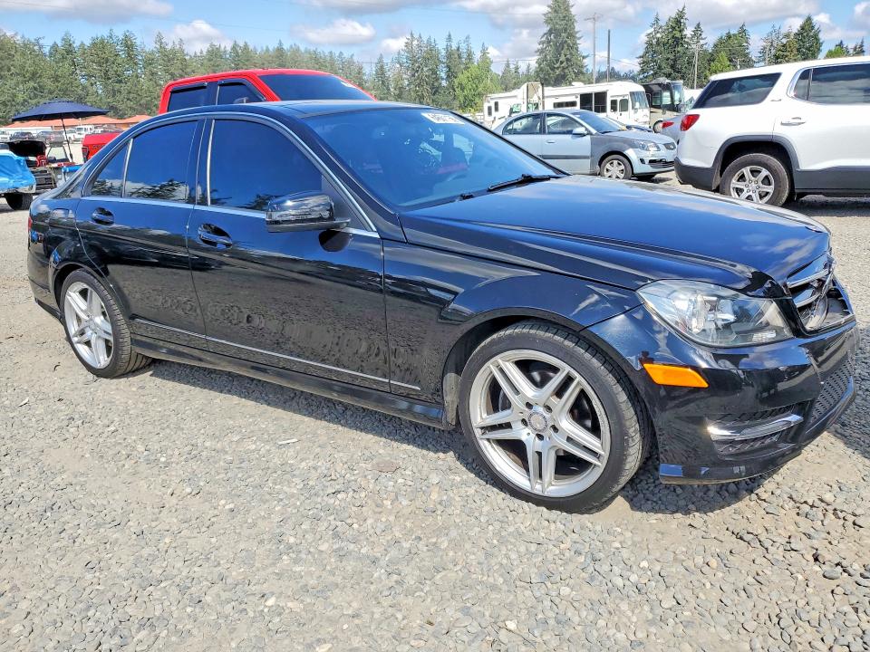 2014 Mercedes-benz C მანქანა იყიდება აუქციონზე, vin: WDDGF4HB1EA939448, აუქციონის ნომერი: 64661156