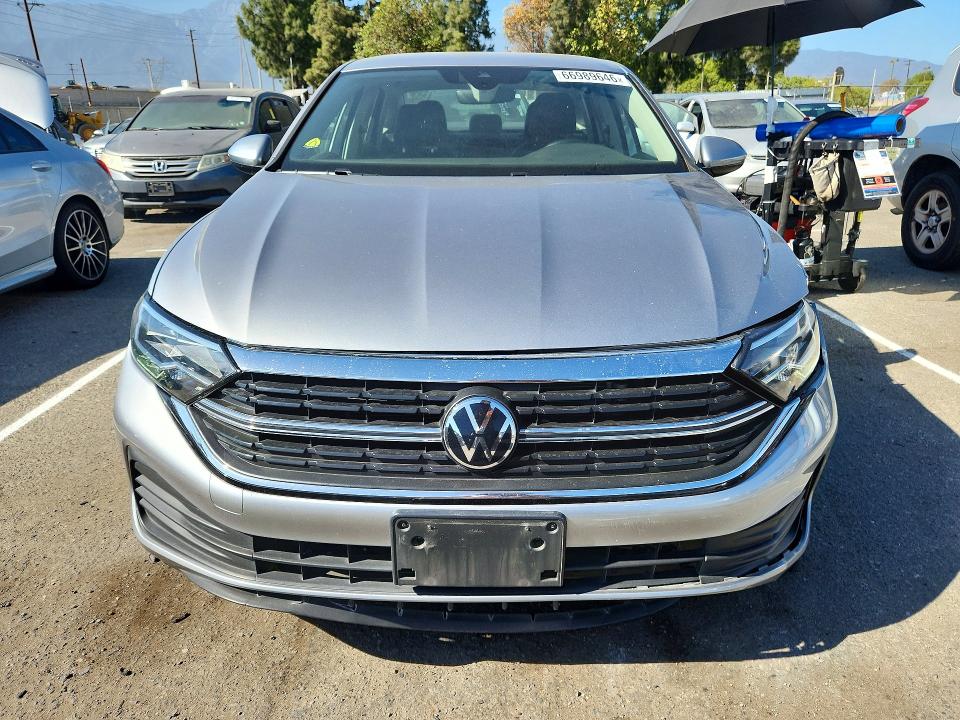 66989646 :رقم المزاد ، 3VWEM7BU2PM032116 vin ، 2023 Volkswagen Jetta مزاد بيع
