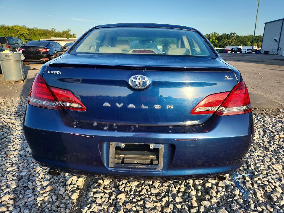 64318036 :رقم المزاد ، 4T1BK36B28U288553 vin ، 2008 Toyota Avalon مزاد بيع