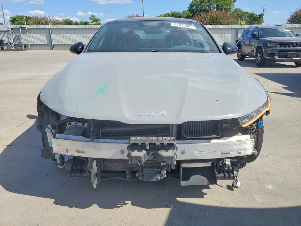 64273626 :رقم المزاد ، 5XXG64J20NG110881 vin ، 2022 Kia K5 مزاد بيع