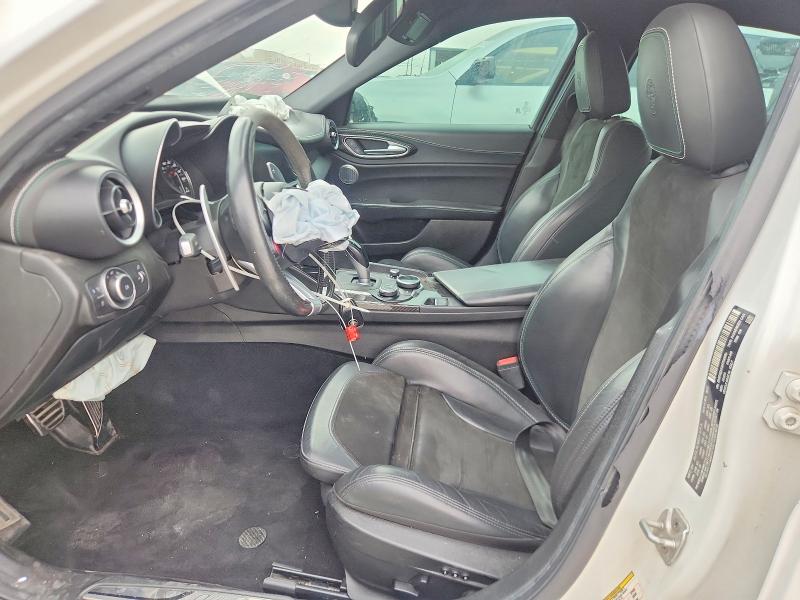 66636586 :رقم المزاد ، ZARFAEAV3H7549893 vin ، 2017 Alfa Romeo Giulia مزاد بيع