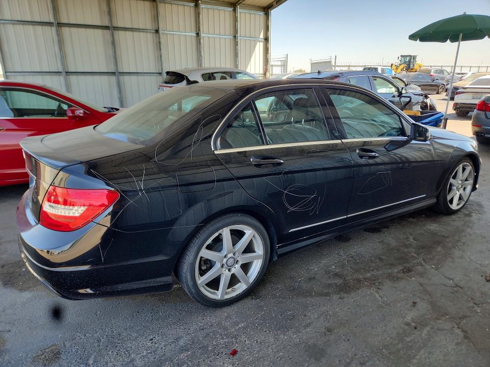 Продажа на аукционе авто 2013 Mercedes-benz C, vin: WDDGF4HB0DR242790, номер лота: 66455876