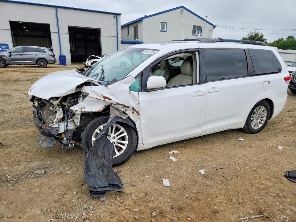 Продаж на аукціоні авто 2011 Toyota Sienna, vin: 5TDYK3DC7BS172030, номер лоту: 59881806