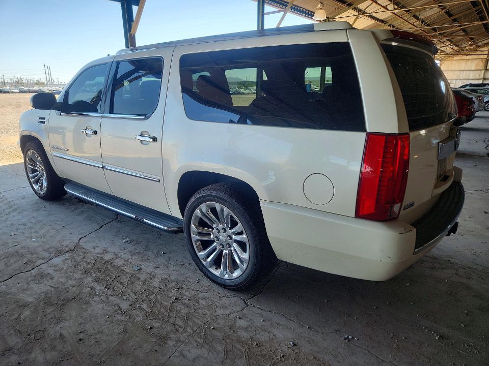2010 Cadillac Escalade მანქანა იყიდება აუქციონზე, vin: 1GYUKHEF2AR135558, აუქციონის ნომერი: 65750106