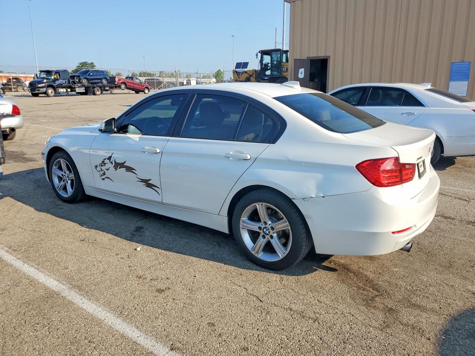 63499966 :رقم المزاد ، WBA3C3C57EF984794 vin ، 2014 Bmw 320 مزاد بيع