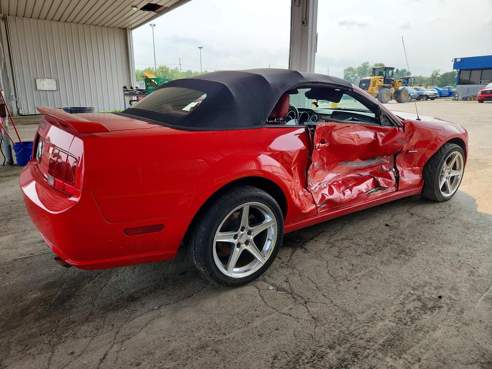 2006 Ford Mustang მანქანა იყიდება აუქციონზე, vin: 1ZVHT85H965156117, აუქციონის ნომერი: 64627256