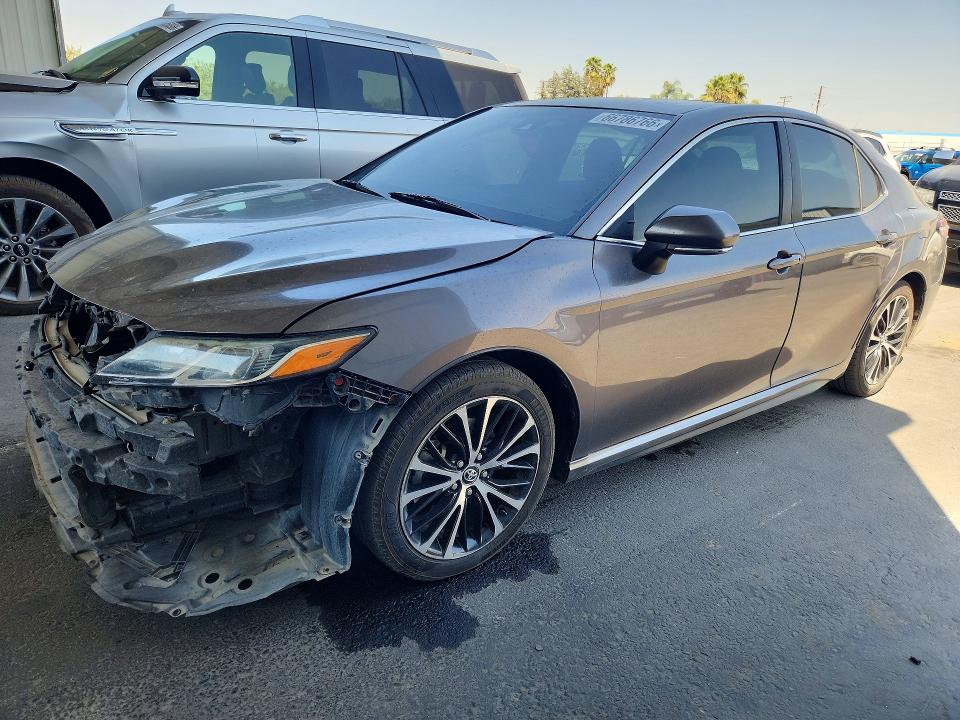 2018 Toyota Camry მანქანა იყიდება აუქციონზე, vin: 4T1B11HK2JU020970, აუქციონის ნომერი: 66786766