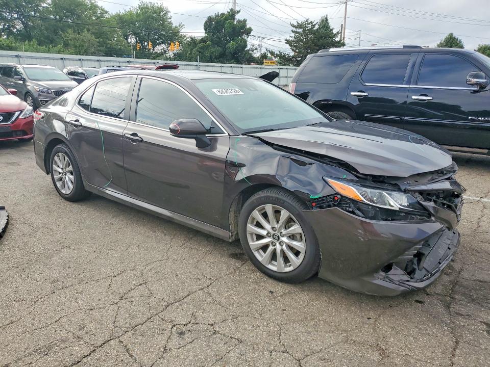 2019 Toyota Camry მანქანა იყიდება აუქციონზე, vin: 4T1B11HK8KU823185, აუქციონის ნომერი: 63505326