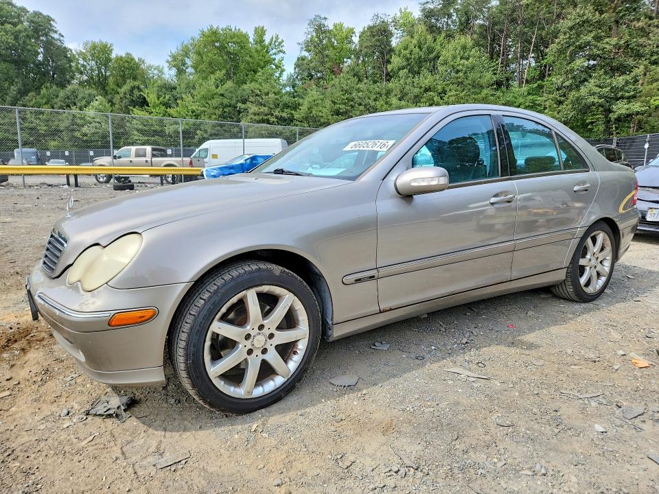 66052616 :رقم المزاد ، WDBRF40J03F433484 vin ، 2003 Mercedes-benz C مزاد بيع