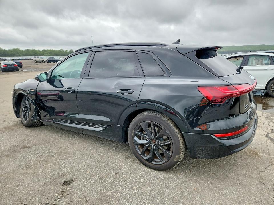 Продажа на аукционе авто 2021 Audi E-tron, vin: WA1LAAGE7MB001541, номер лота: 65941986