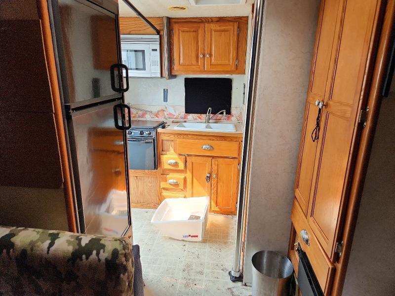 63443806 :رقم المزاد ، 1FDWE35L13HB05888 vin ، 2004 Gulf Stream Recreational Vehicle (rv) مزاد بيع