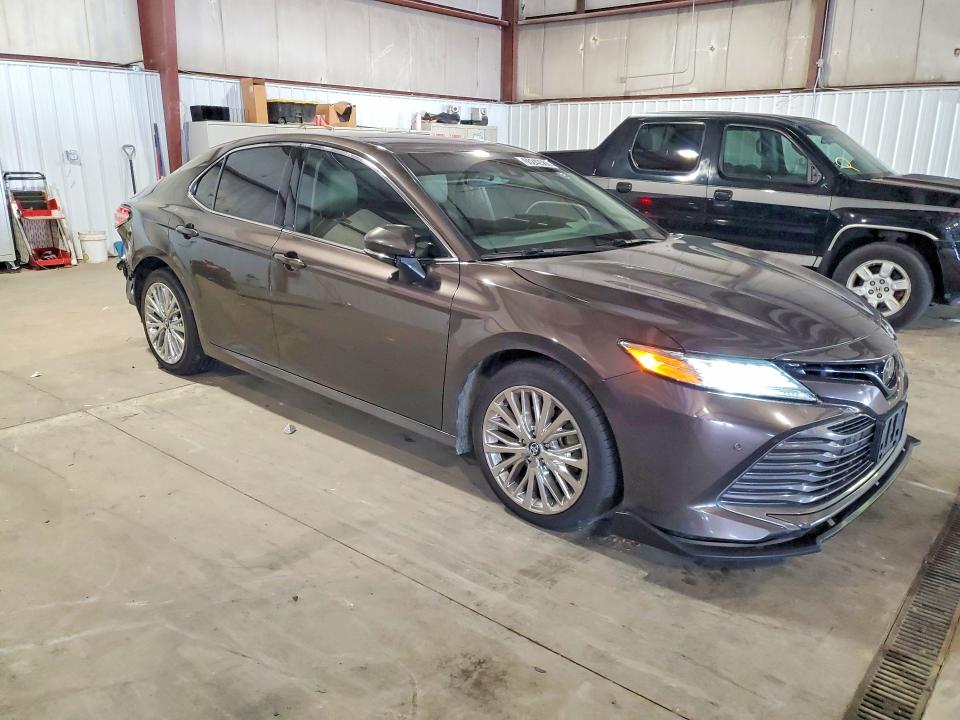 Продаж на аукціоні авто 2018 Toyota Camry, vin: 4T1B11HK7JU095826, номер лоту: 65242586