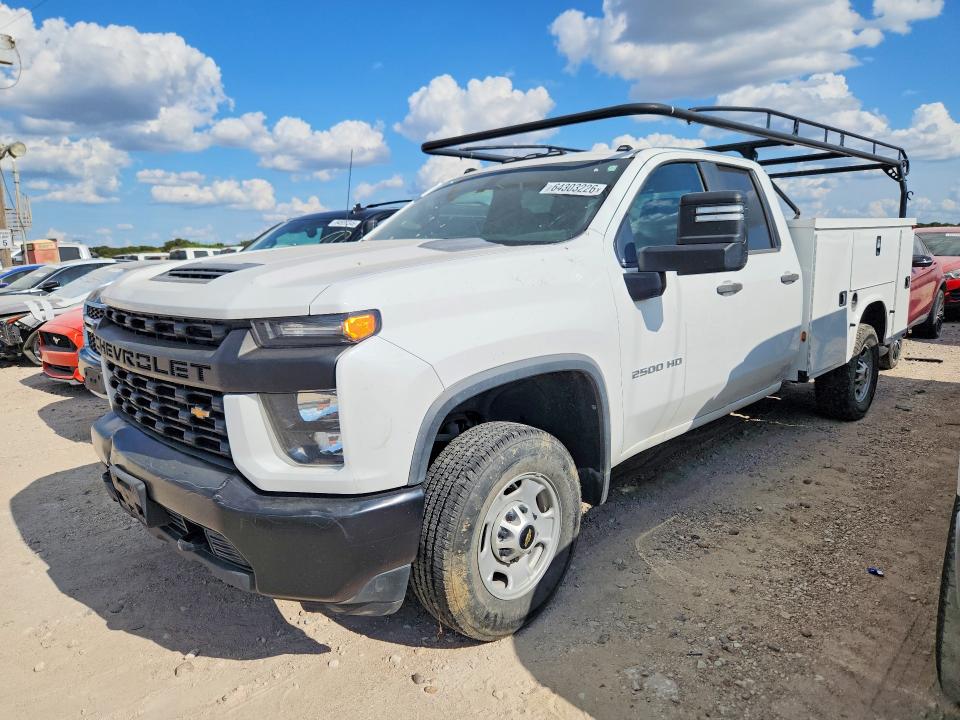 64303226 :رقم المزاد ، 1GB2WLE74LF235649 vin ، 2020 Chevrolet Silverado مزاد بيع