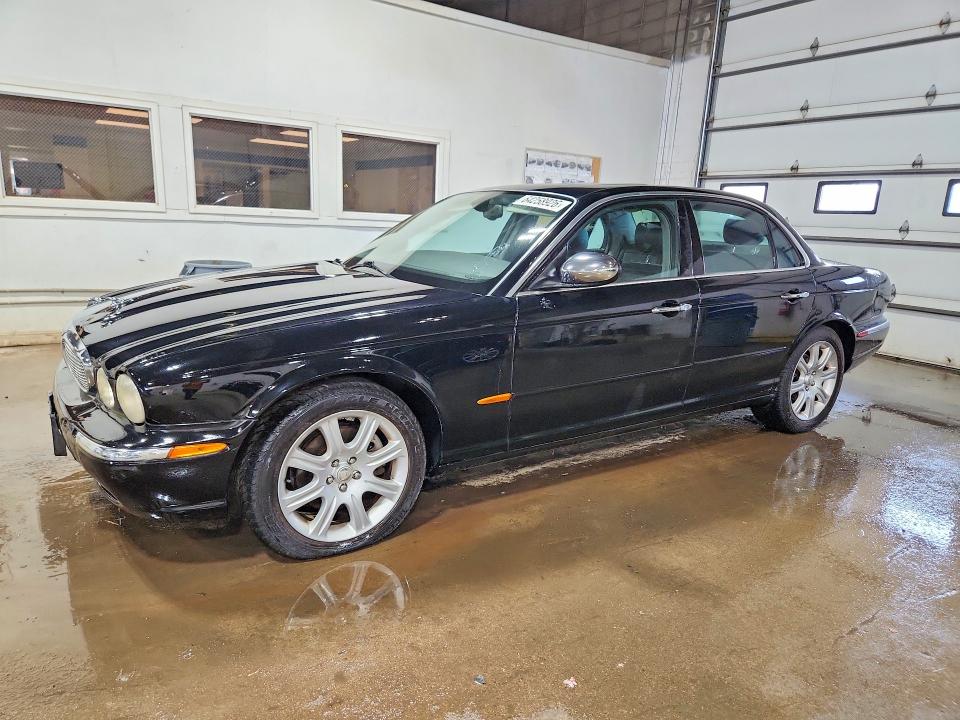 Продажа на аукционе авто 2004 Jaguar Xj8, vin: SAJEA71C44SG01639, номер лота: 64258926