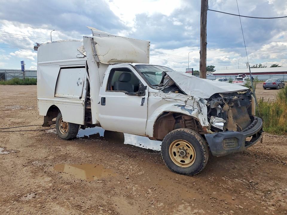 58308846 :رقم المزاد ، 1FDBF2B65FED21639 vin ، 2015 Ford F250 مزاد بيع